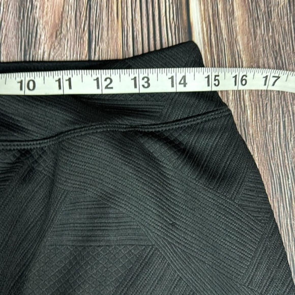 Black Active Skort- Size Medium - Picture 7 of 9